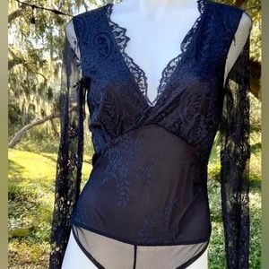 Lulu’s Black Lace Long Sleeve Sheer Bodysuit S
